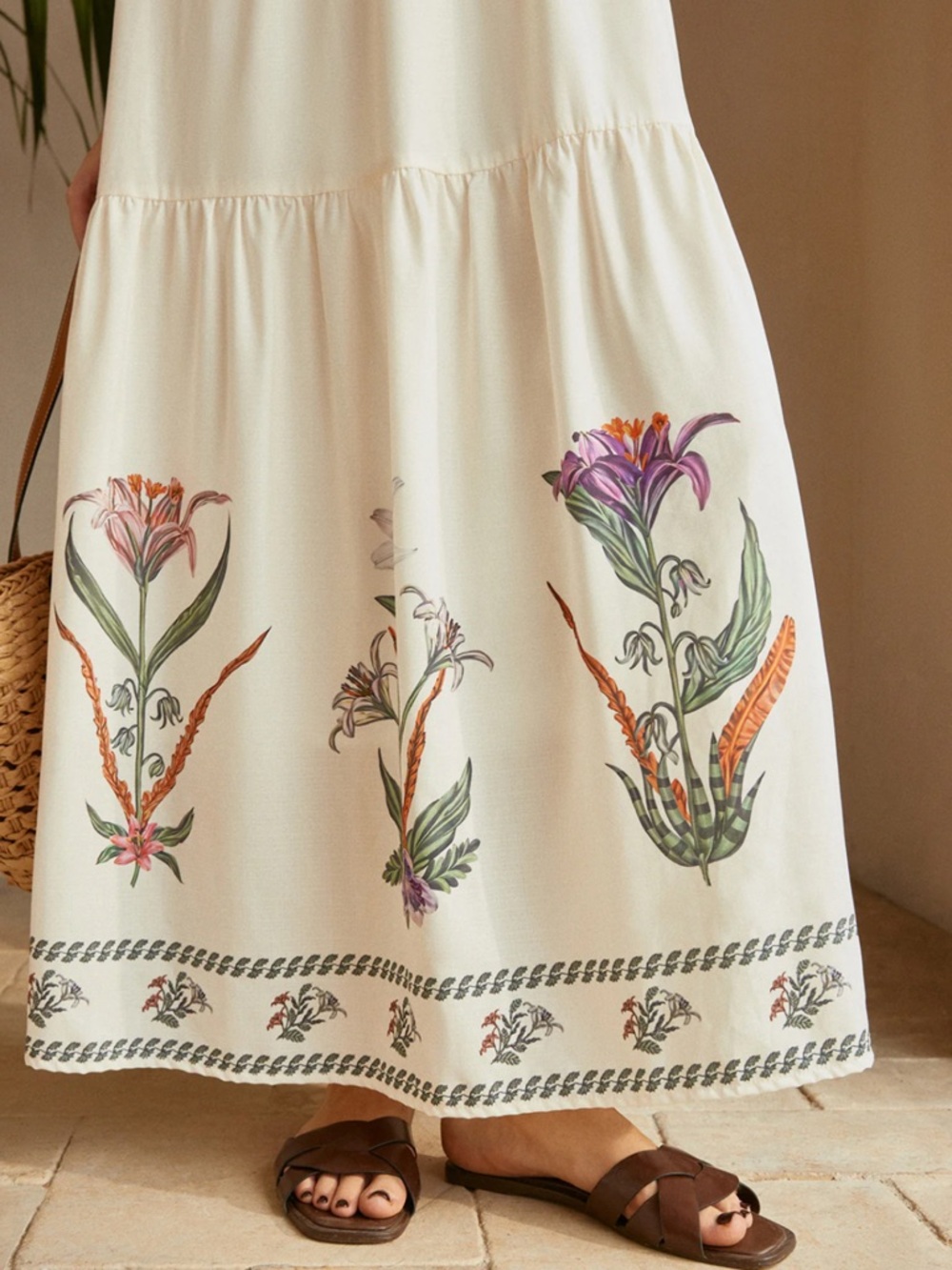 Commense Backless Pleated Floral Dress Size Medium NWT - Picture 7 of 10